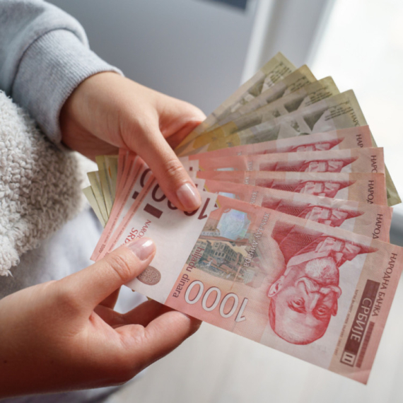 Poznato kada počinje podela vaučera od 10.000 dinara za decu i zaposlene