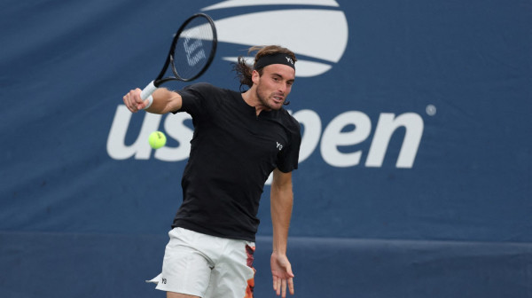 Cicipas krenuo ka provaliji, pa ubacio u "petu brzinu"