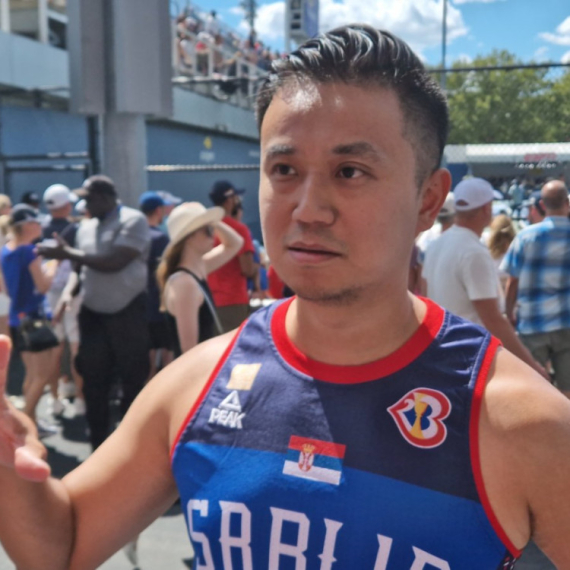 "Najluđi" lik na US openu – sin mu se zove Majls, ali ga on zove Miloš! VIDEO