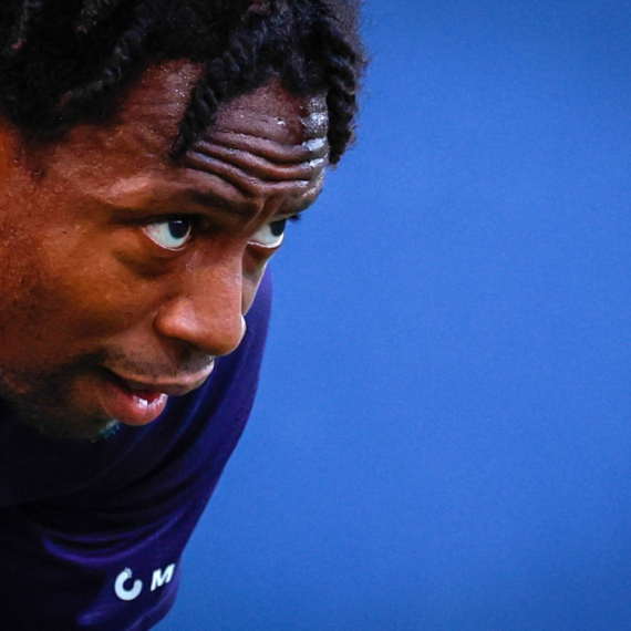 Navijači čekali u redovima da vide Monfisov spektakl – i poraz VIDEO