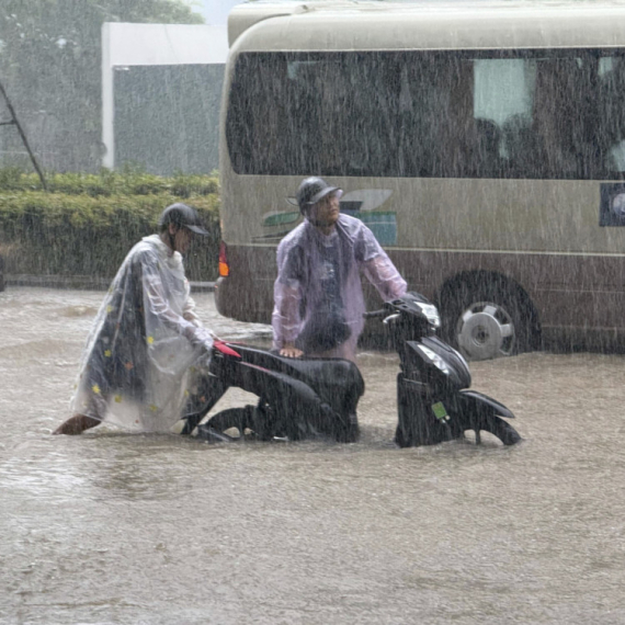 Tajfun pravi haos; Ima mrtvih, povređenih i nestalih