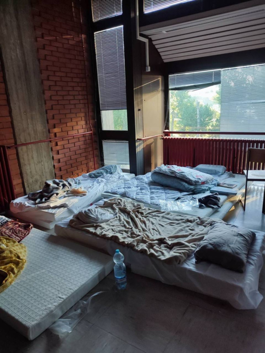 Oni bi da upravljaju Srbijom; Evo na šta liči FilozofskI fakultet nakon 9 meseci opsade blokadera FOTO