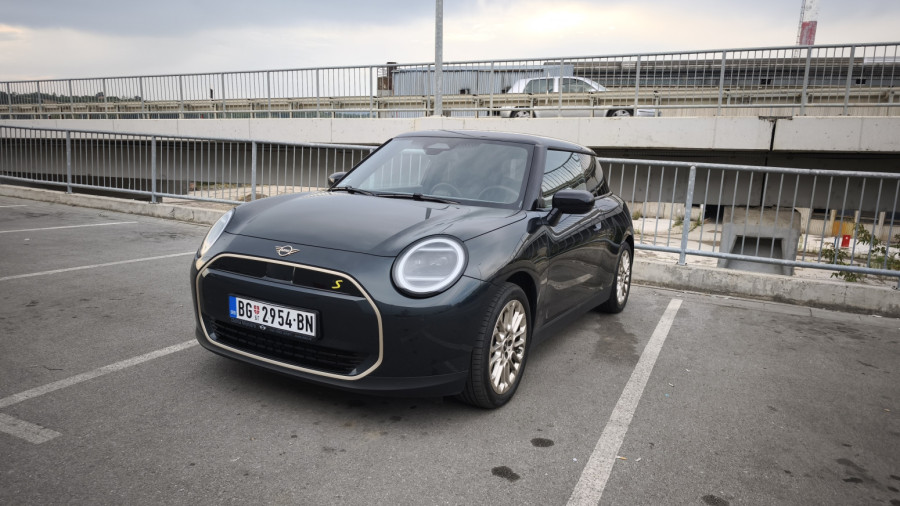 Vozili smo: Mini Cooper SE (2024) – električna šmekerica