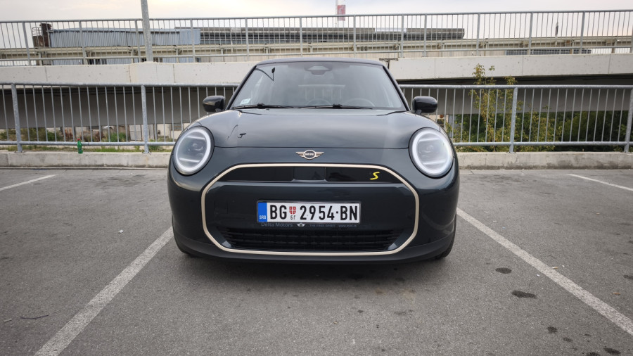Vozili smo: Mini Cooper SE (2024) – električna šmekerica
