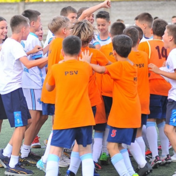 Deca poručuju: "Vi ste tu zbog nas!" VIDEO