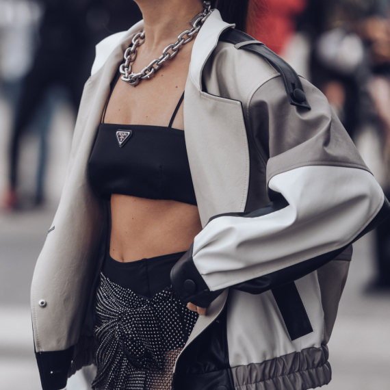 Omiljeni letnji komad možete nositi i tokom jeseni, pa čak i zimi FOTO