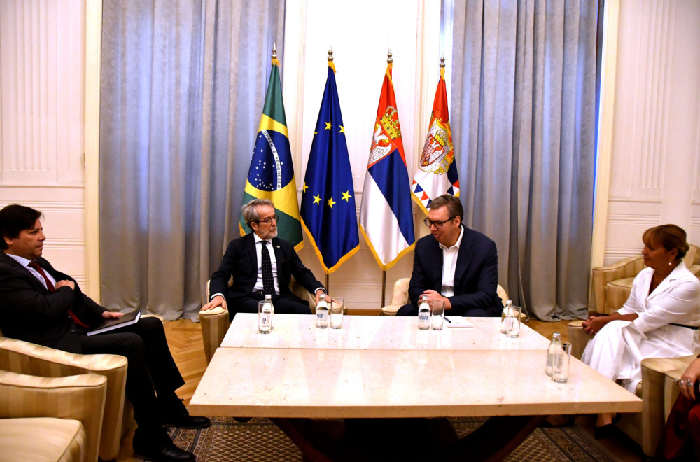 Predsednik Vučić primio u oproštajnu posetu ambasadora Brazila FOTO