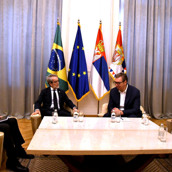 Predsednik Vučić primio u oproštajnu posetu ambasadora Brazila FOTO