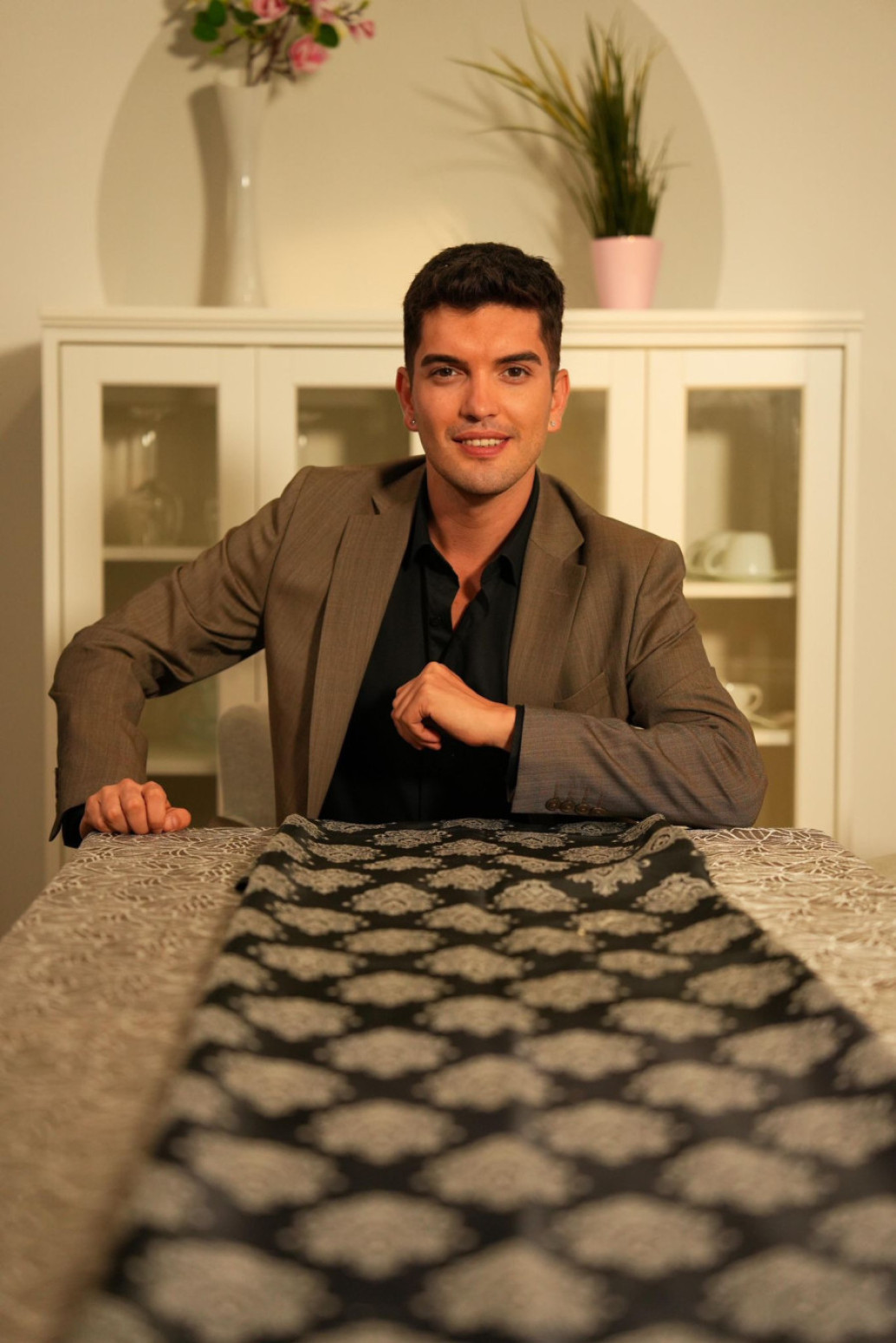 Poznati turski voditelj i glumac Jusuf Emini stiže u Igru sudbine FOTO