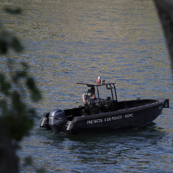 Šta se ovo dešava kod Pariza? Policija u šoku FOTO