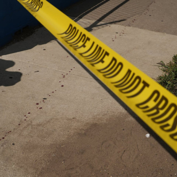 Ranjeno petoro tinejdžera: Pucnjava u zgradi FOTO