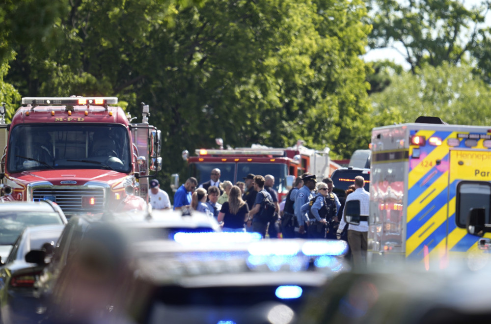 Masovna pucnjava u školi: Ima mrtvih i mnogo povređenih; "Molim se za decu"; Stigao FBI FOTO/VIDEO