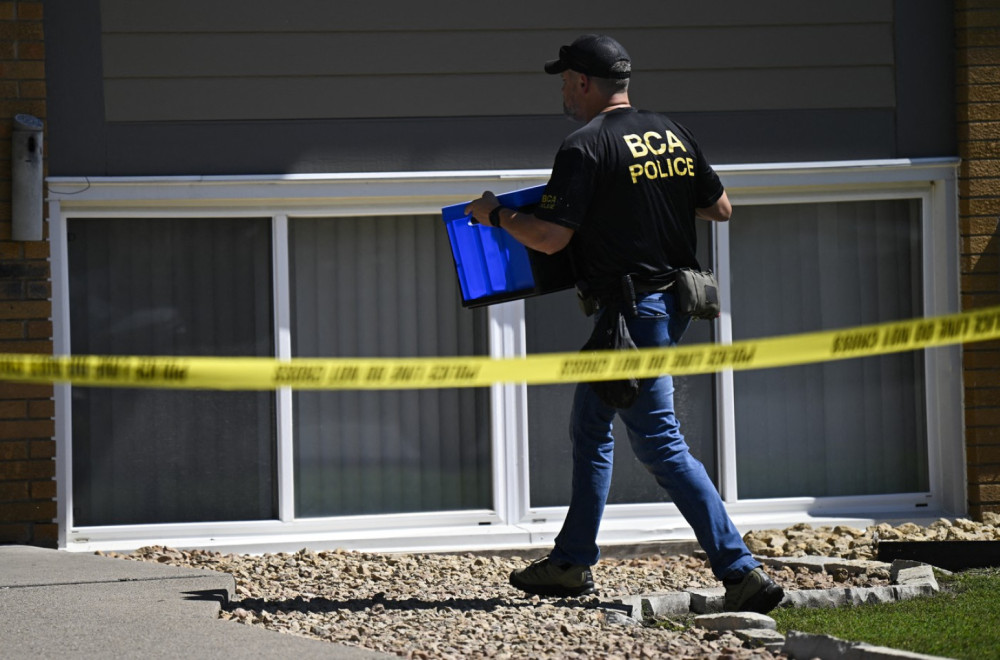 Ubica ostavio manifest pisan ćirilicom: FBI pokrenuo istragu; Pronađeni uznemirujući crteži FOTO/VIDEO