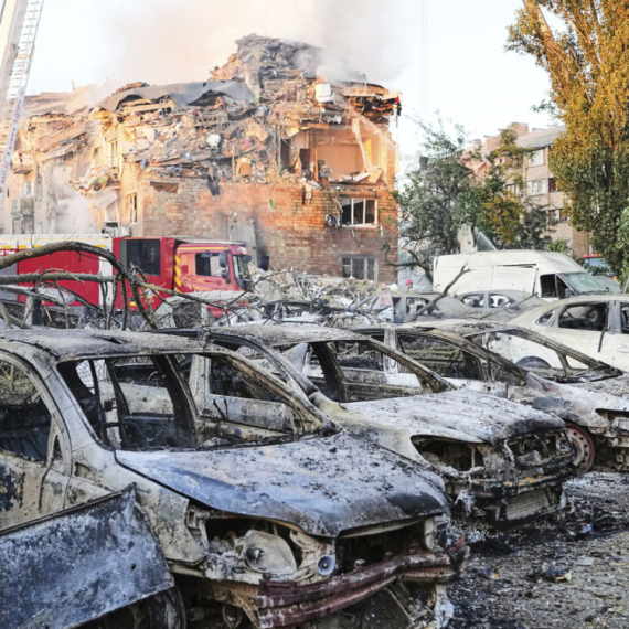 Ogromno razaranje, broje se mrtvi; Ljudi zarobljeni u ruševinama FOTO/VIDEO