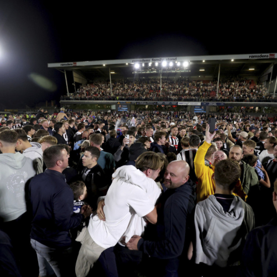 Od ovoga ne može luđe – pogledajte slavlje navijača Grimzbija VIDEO