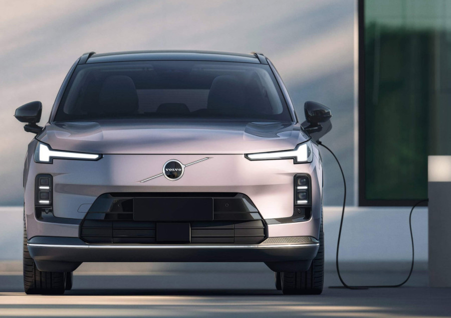 Volvo XC70 se vraća kao luksuzni plug-in hibrid SUV sa dometom do 180 km na struju FOTO