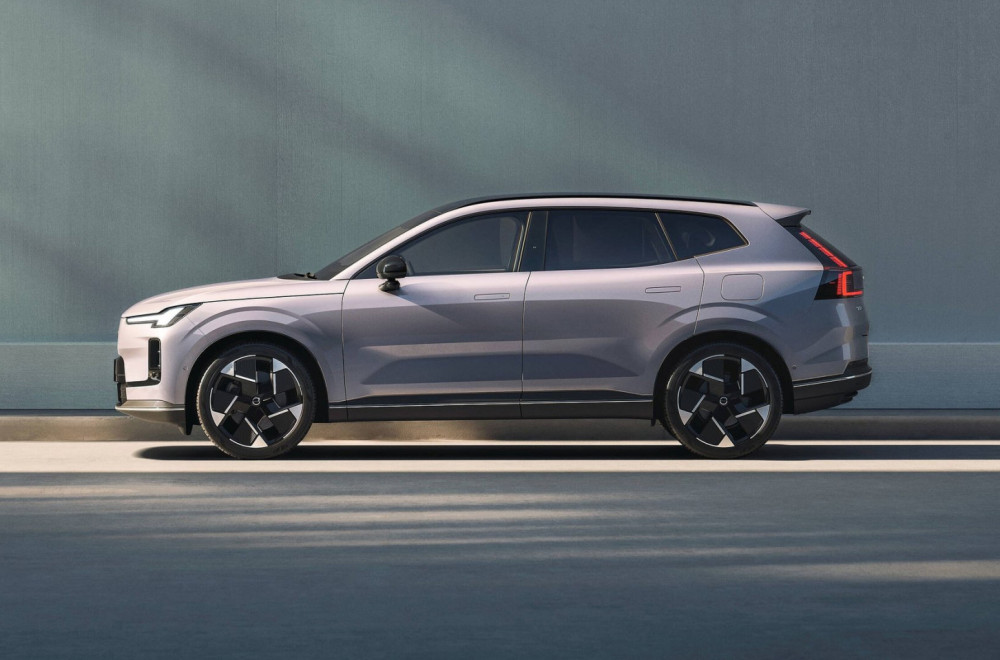 Volvo XC70 se vraća kao luksuzni plug-in hibrid SUV sa dometom do 180 km na struju FOTO