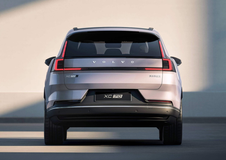 Volvo XC70 se vraća kao luksuzni plug-in hibrid SUV sa dometom do 180 km na struju FOTO