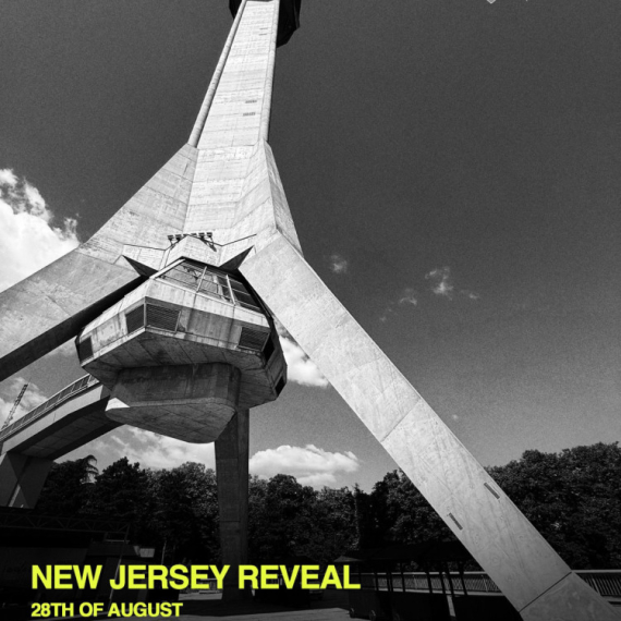 Partizanov spektakl na Avali – zvezdaši uništili scenografiju, crno-beli brzo popravili FOTO