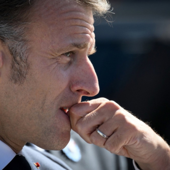 Makron na ivici ponora: Francuzi besni