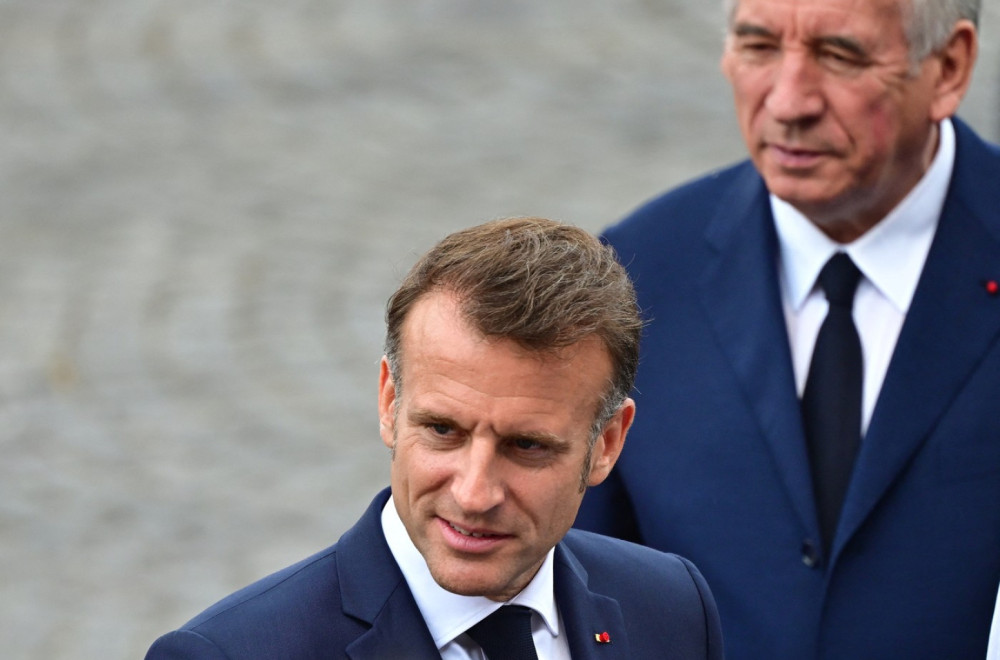 Zvanično: Ostavka u Parizu