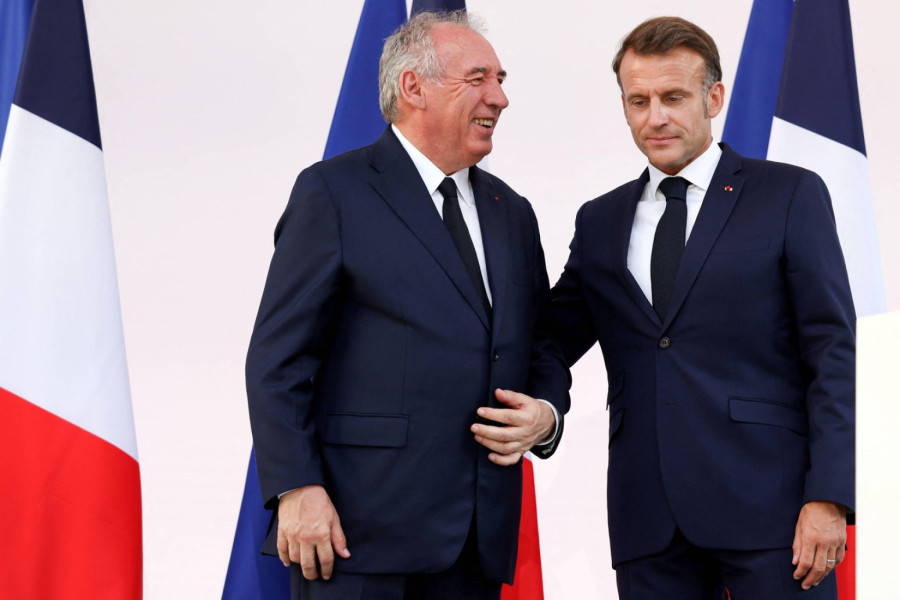 Pad se bliži – Makron već spremio zamenu?