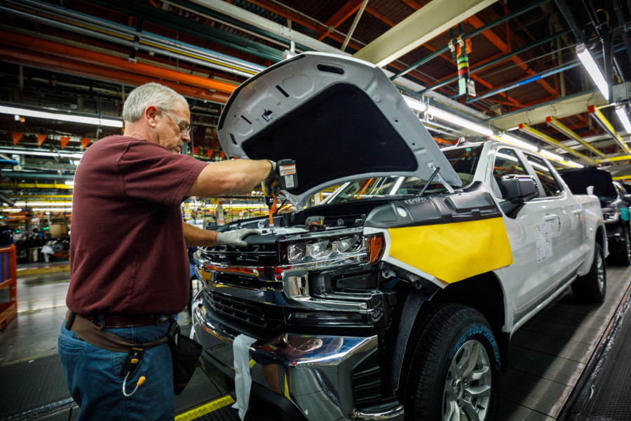 Zarađuje više od svih šefova auto-industrije u SAD