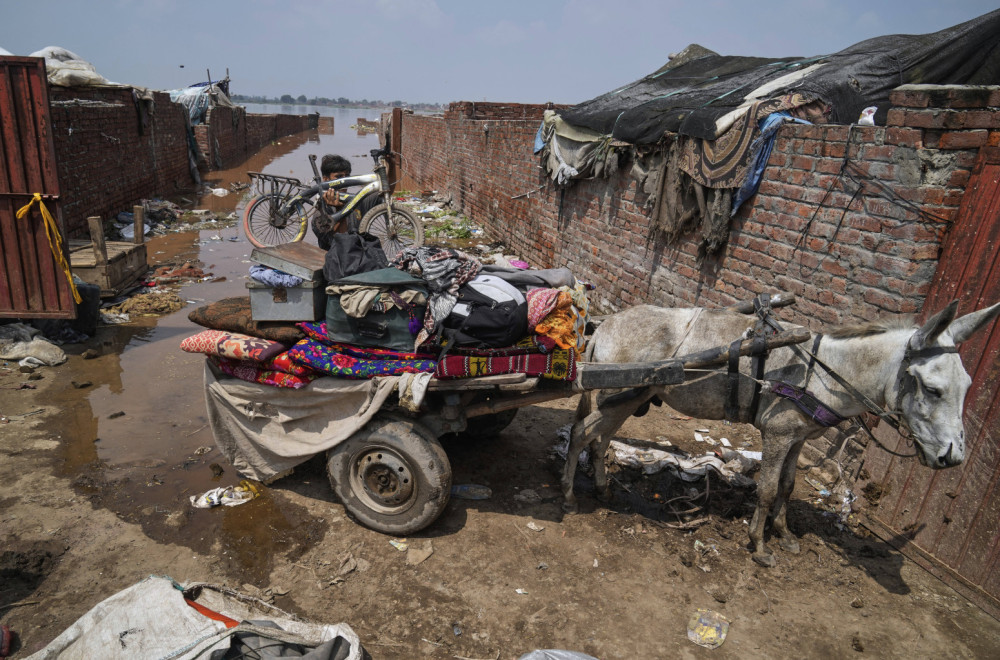 Disaster: More than 800 dead PHOTO/VIDEO