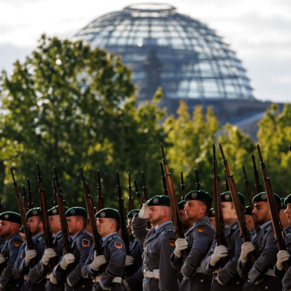 Nemačka preuzima NATO?