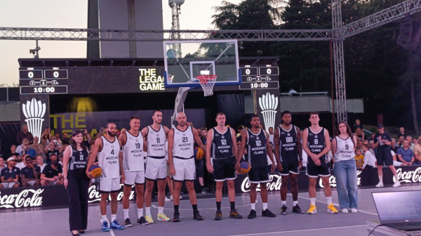 Partizan promovisao dresove – crno-bela žurka kod Avalskog tornja FOTO