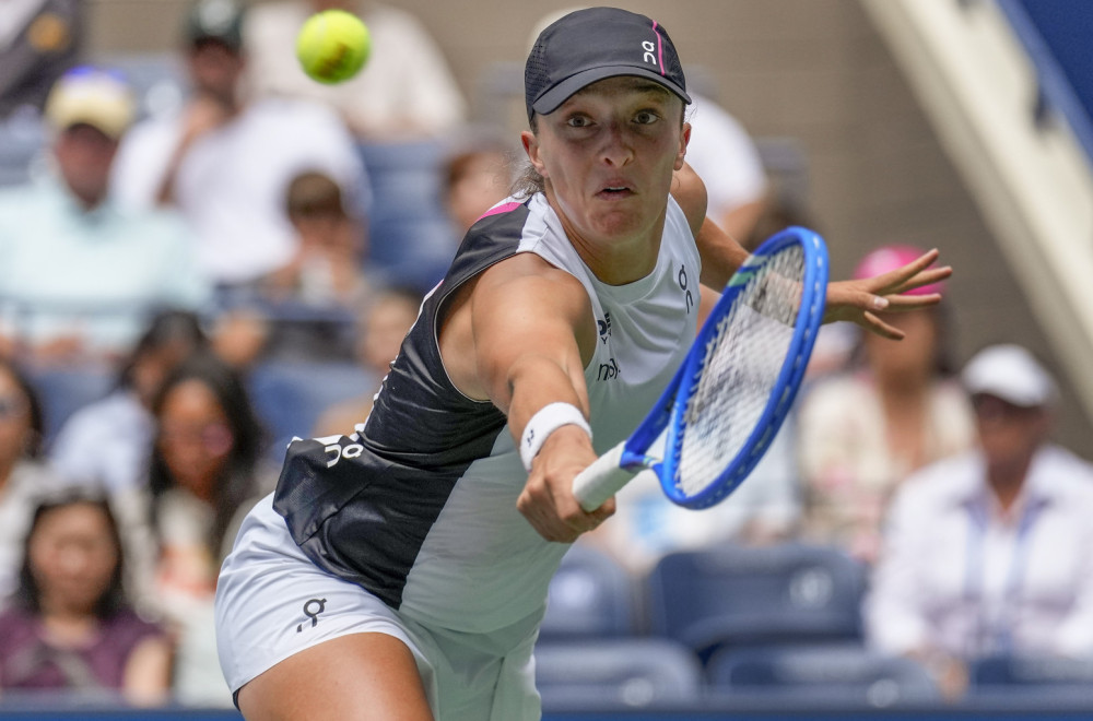 Švjontek se namučila za treće kolo