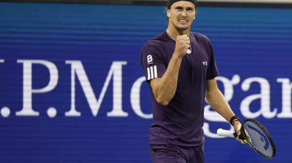 Zverev rutinski do trećeg kola, teški dani za Cicipasa