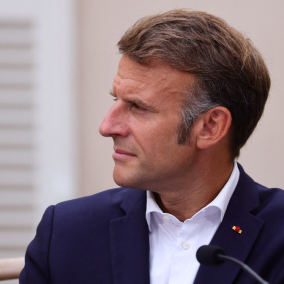 "Makrone, odustani ili..."