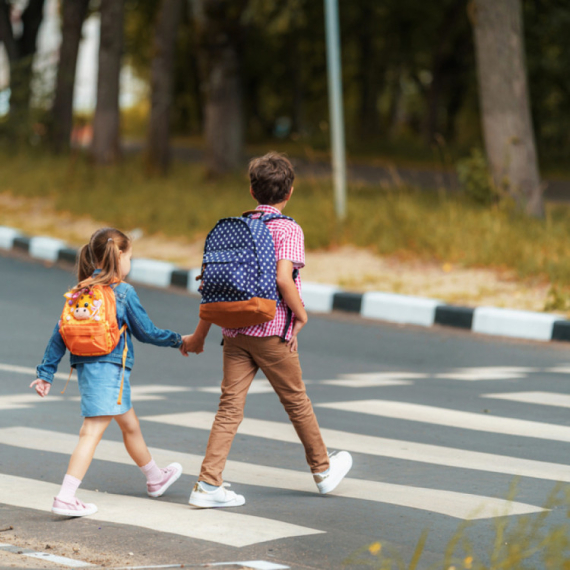 Batut upozorava: Оbrаtitе pаžnju nа đake prvake u sаоbrаćајu!
