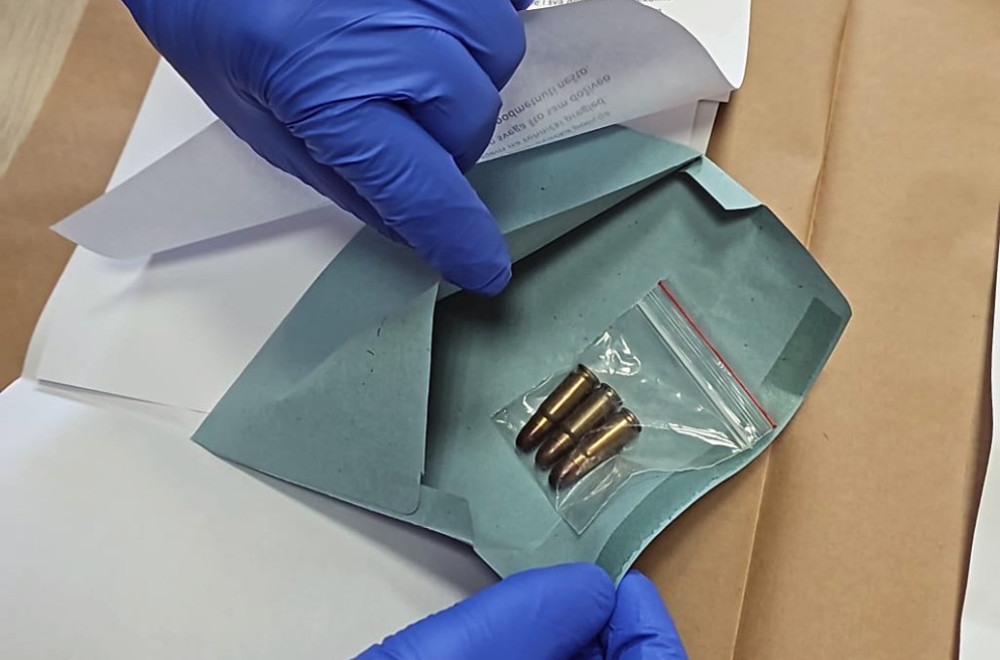 Drama u Vladi Srbije; Dačiću poslata tri metka FOTO