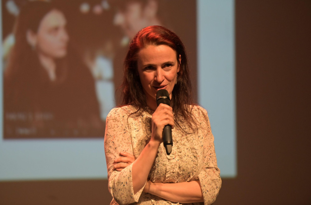 Porno sajt objavio lažne slike poznatih žena