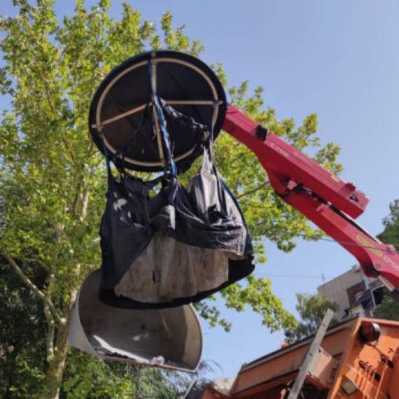 Vatra progutala podzemni kontejner u centru Kragujevca FOTO