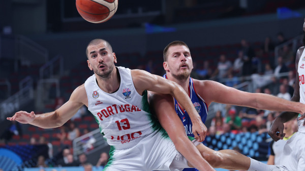 Srbija se "iščupala"; Pešić "zagrmeo": "Petruševu je to zabranjeno" – FIBA će ga suspendovati?