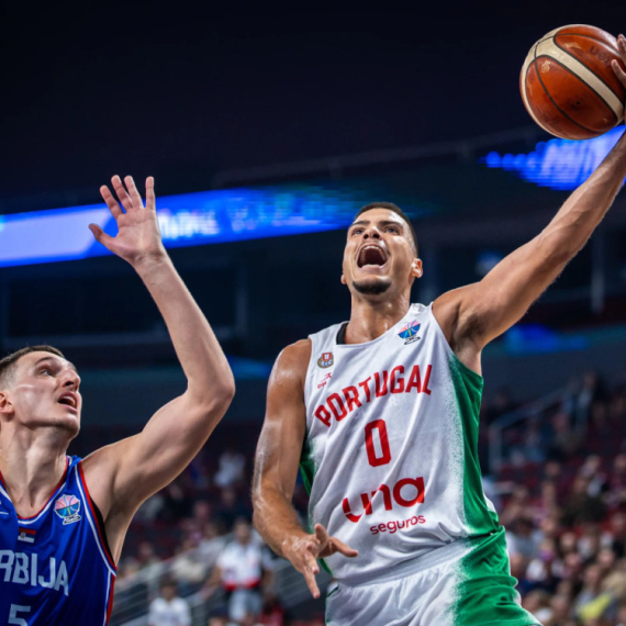 "Petrušev me udario pesnicom u stomak"