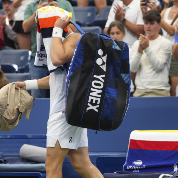 Alkarasov najveći rival do Đokovića naprasno predao! FOTO