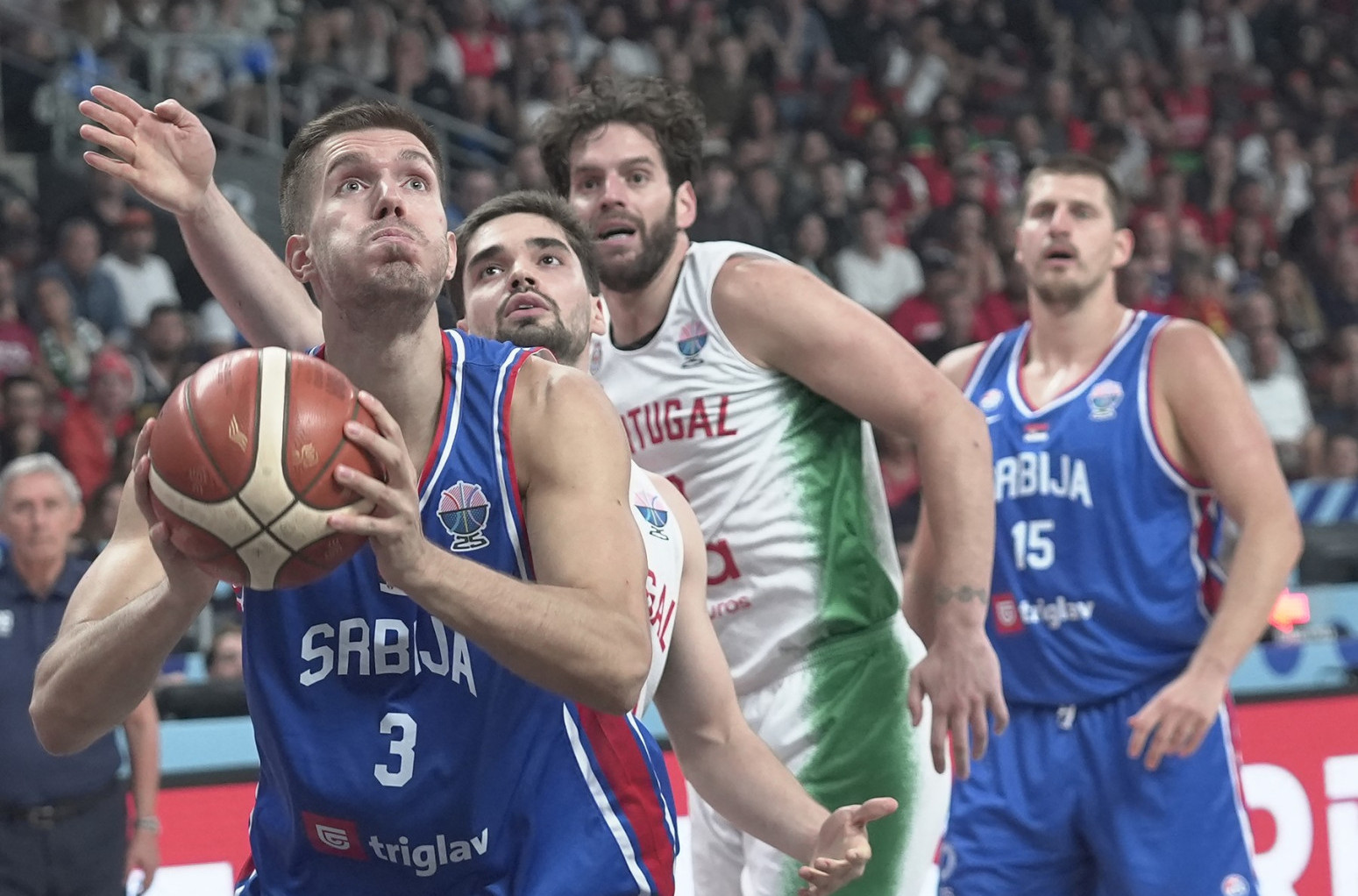 FIBA kaznila Petruševa!