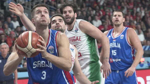 FIBA kaznila Petruševa!