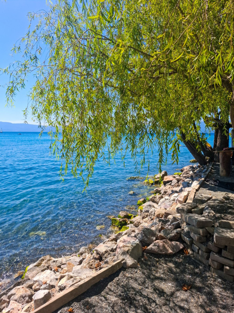 Ležaljke i suncobran za manje od osam evra: Ovo mesto u komšiluku mnogi biraju kao idealnu destinaciju FOTO