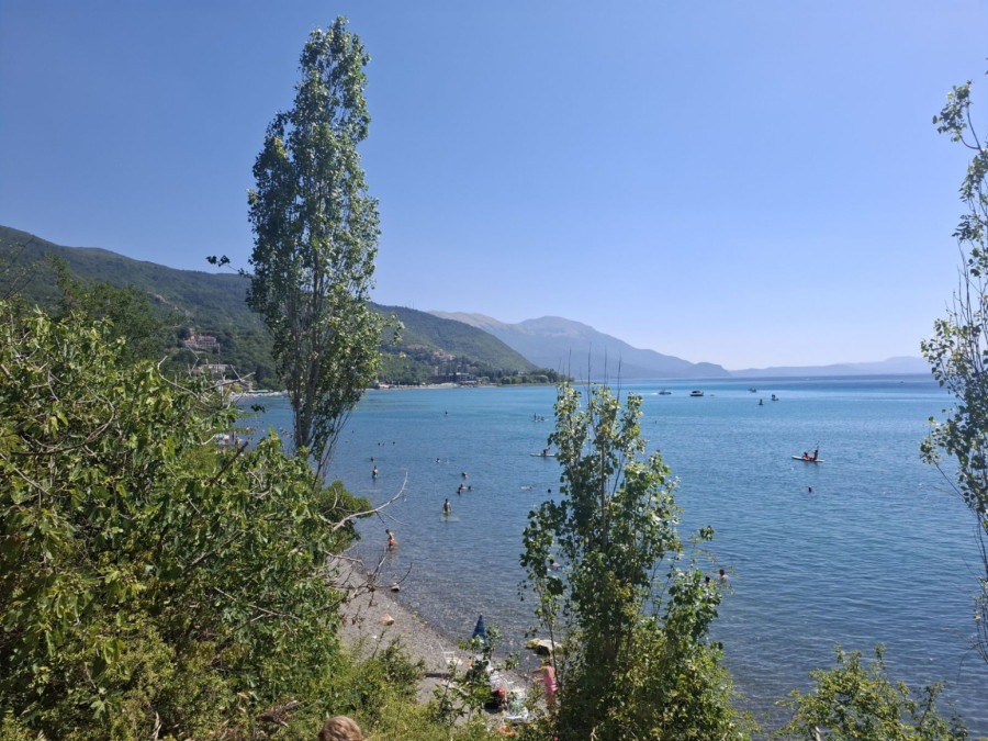 Ležaljke i suncobran za manje od osam evra: Ovo mesto u komšiluku mnogi biraju kao idealnu destinaciju FOTO