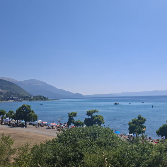 Ležaljke i suncobran za manje od osam evra: Ovo mesto u komšiluku mnogi biraju kao idealnu destinaciju FOTO