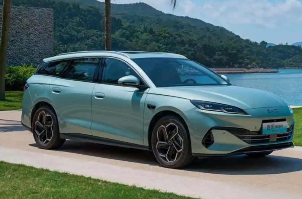 BYD napada Passata: Novi karavan sa dometom od 1.500 kilometara!