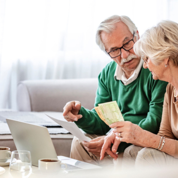 Veliki popusti za penzionere: Evo ko ima pravo i kako mogu da ga ostvare