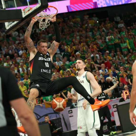 Surovi Nemci dali 107 poena Litvaniji – dominantno idu u 1/8 finala Evrobasketa