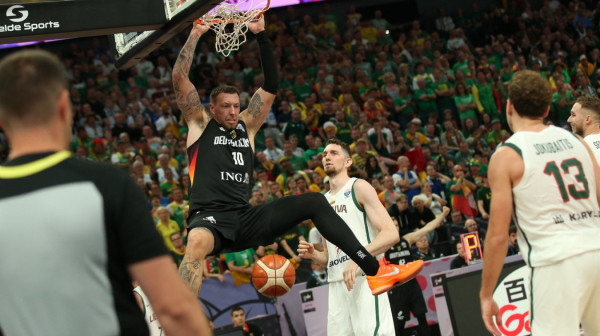 Surovi Nemci dali 107 poena Litvaniji – dominantno idu u 1/8 finala Evrobasketa