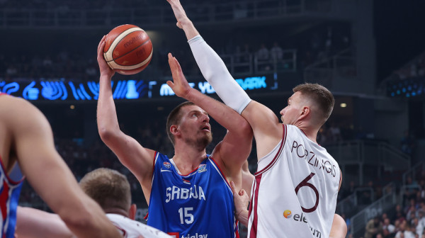 Magija i rekord Jokića za novu pobedu Srbije na Evrobasketu!